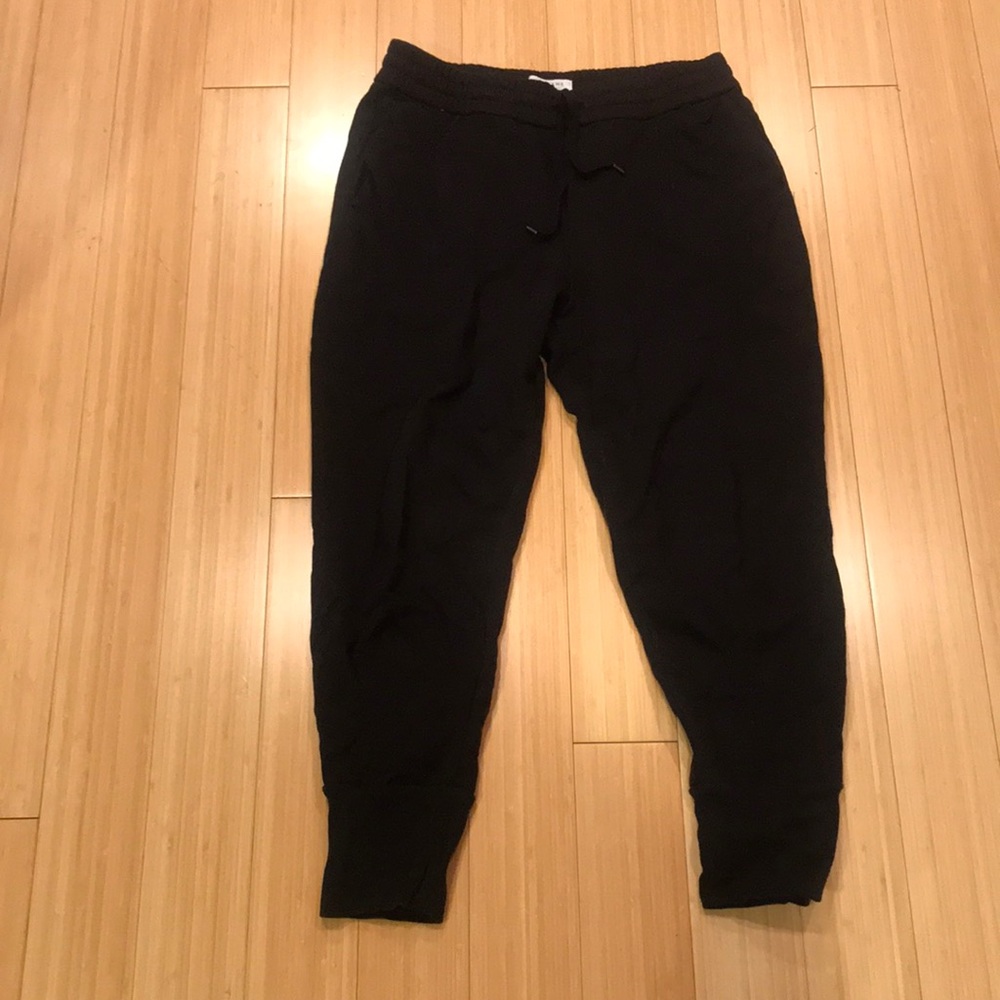 Everlane M black joggers